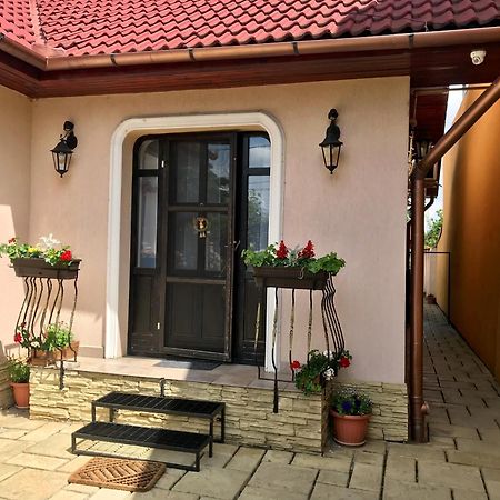 Cristi'S Rooms - Pensiune Oradea Zewnętrze zdjęcie