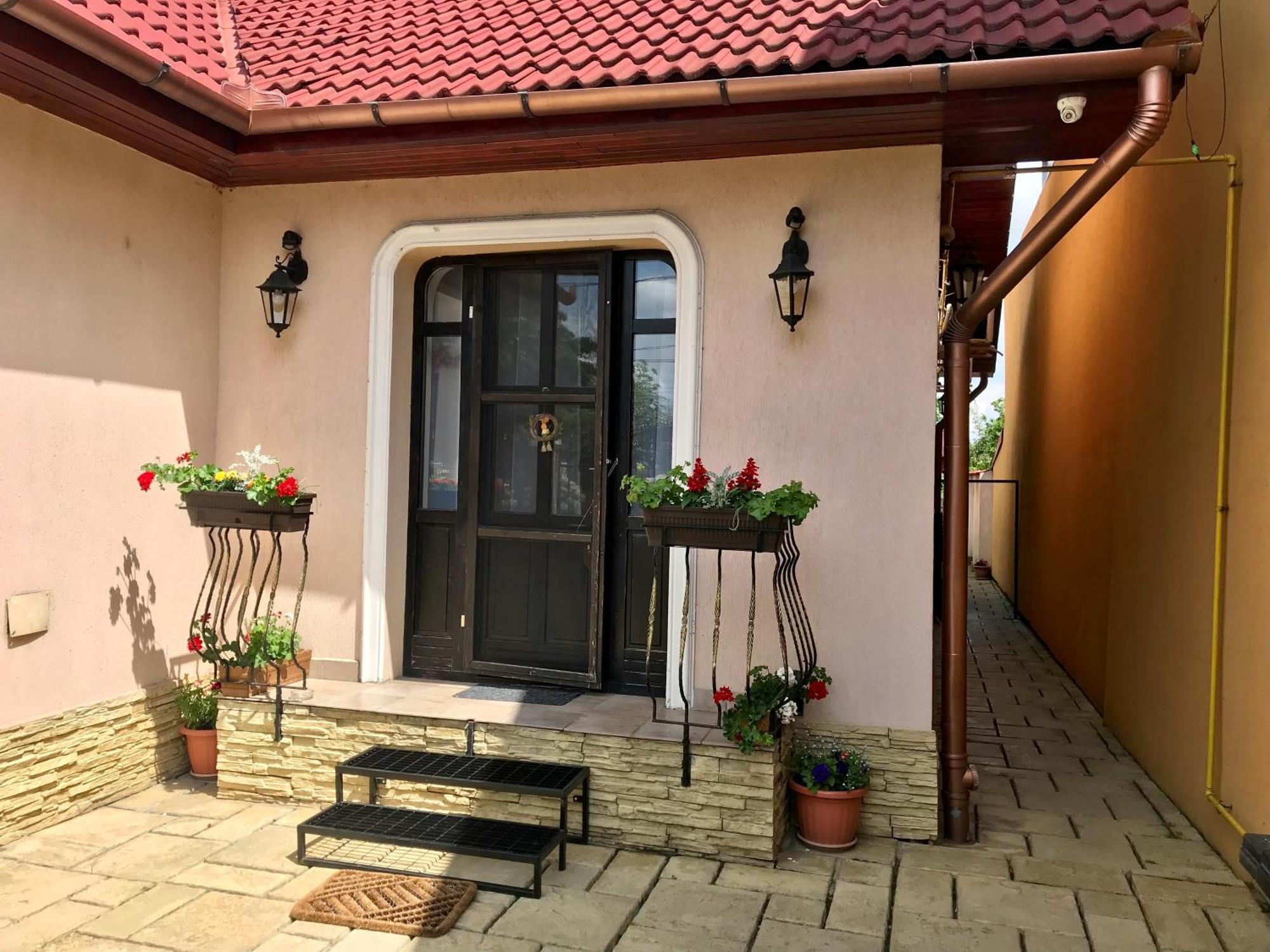 Cristi'S Rooms - Pensiune Oradea Zewnętrze zdjęcie