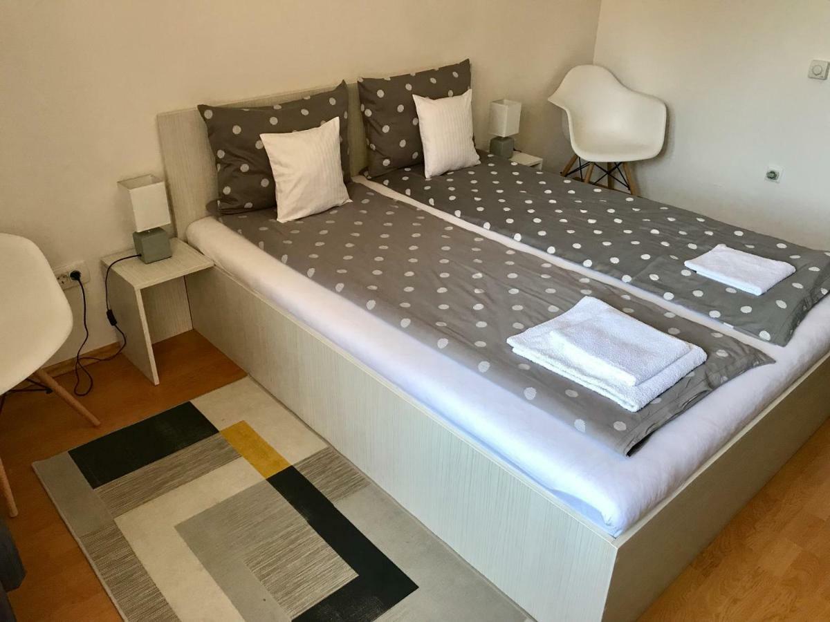 Cristi'S Rooms - Pensiune Oradea Zewnętrze zdjęcie