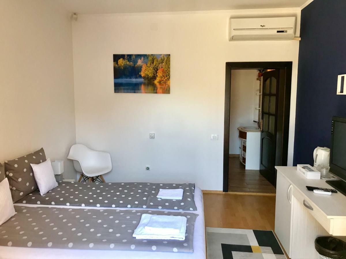 Cristi'S Rooms - Pensiune Oradea Zewnętrze zdjęcie