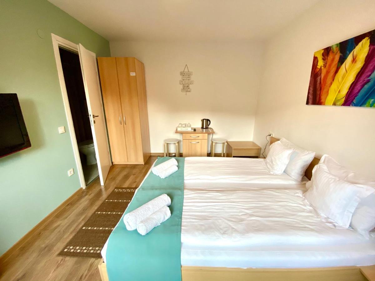 Cristi'S Rooms - Pensiune Oradea Zewnętrze zdjęcie