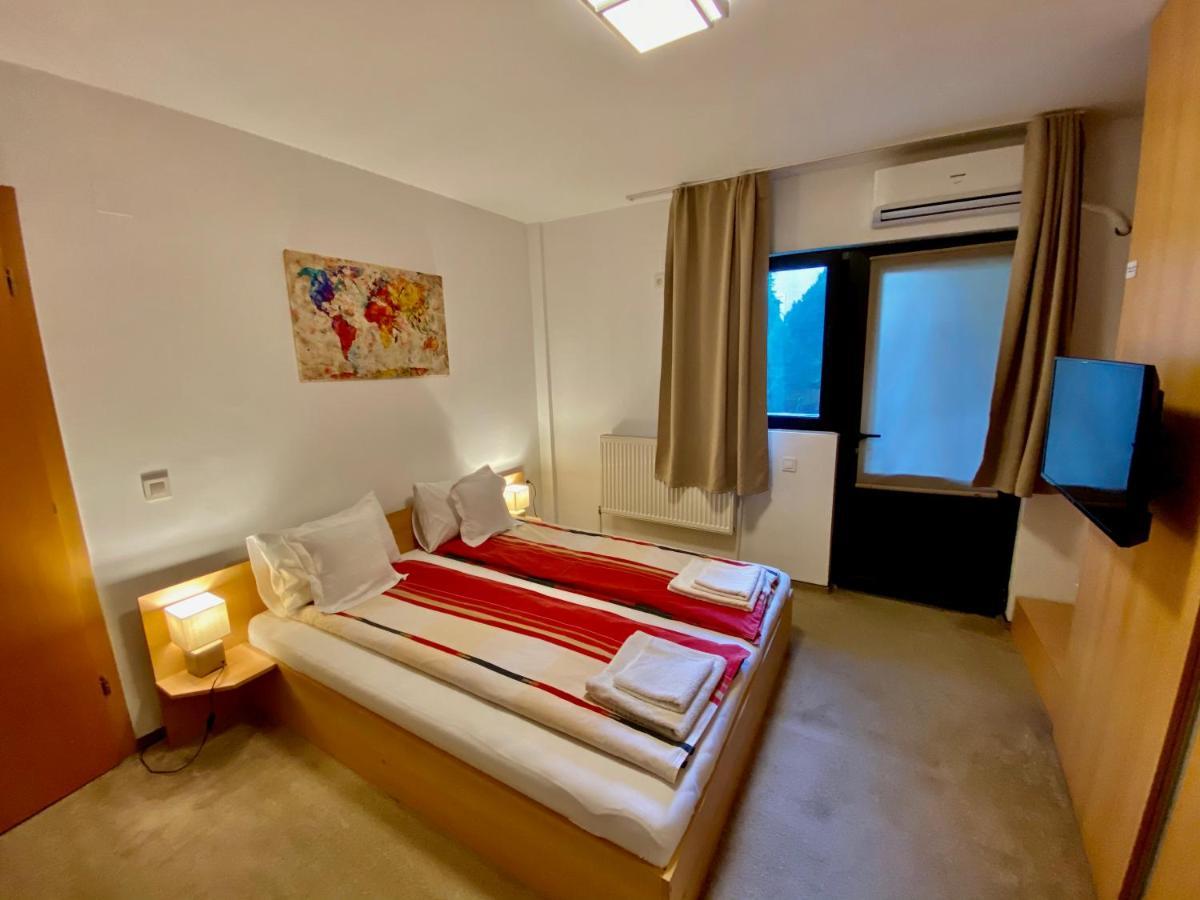 Cristi'S Rooms - Pensiune Oradea Zewnętrze zdjęcie