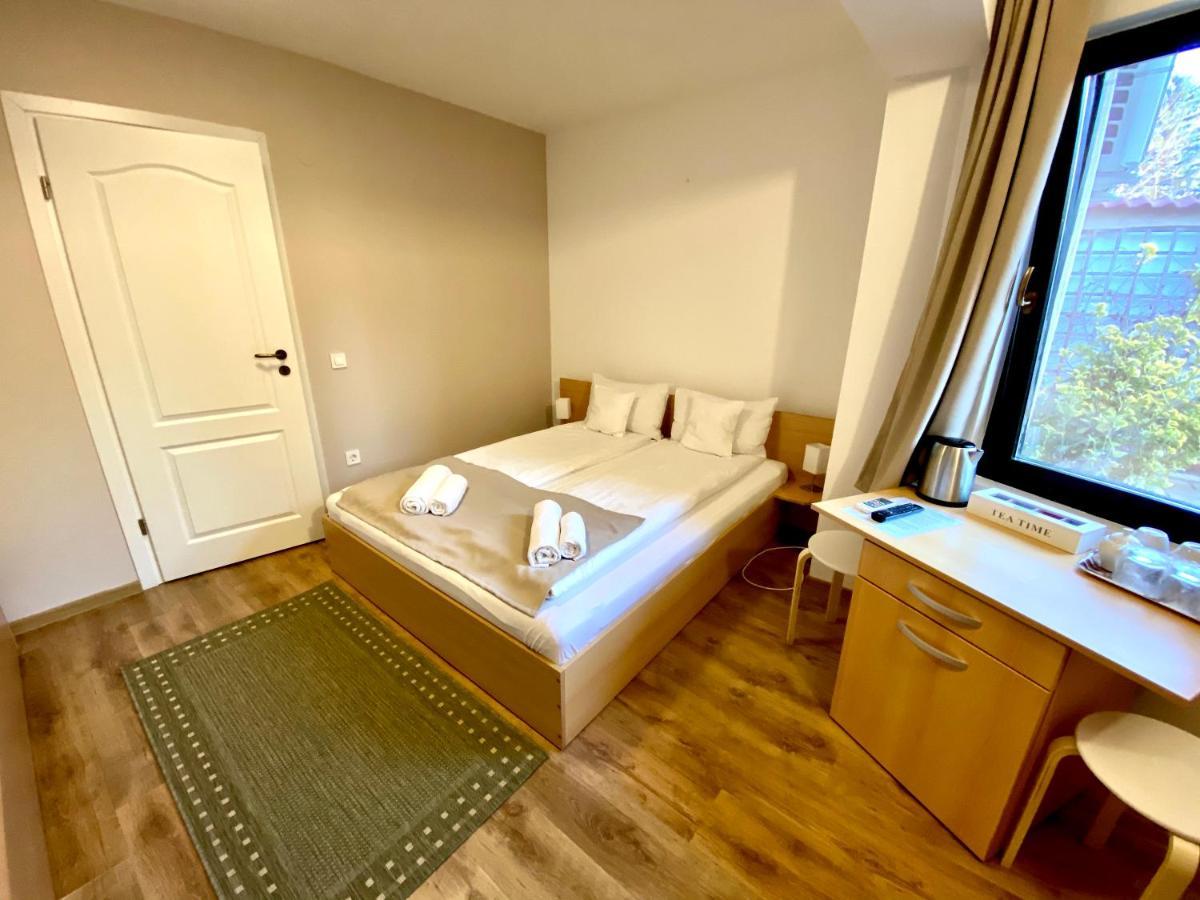 Cristi'S Rooms - Pensiune Oradea Zewnętrze zdjęcie